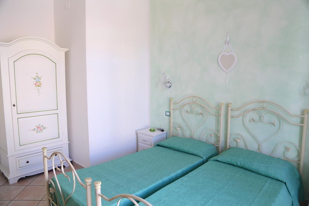 B&B Le Rose Olbia Habitación foto