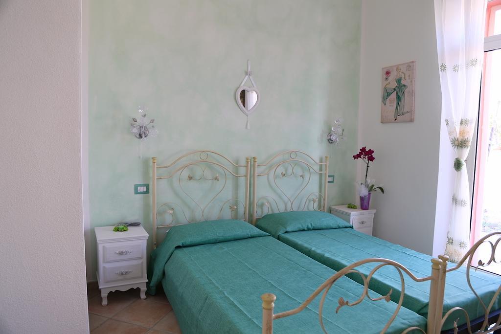 B&B Le Rose Olbia Habitación foto
